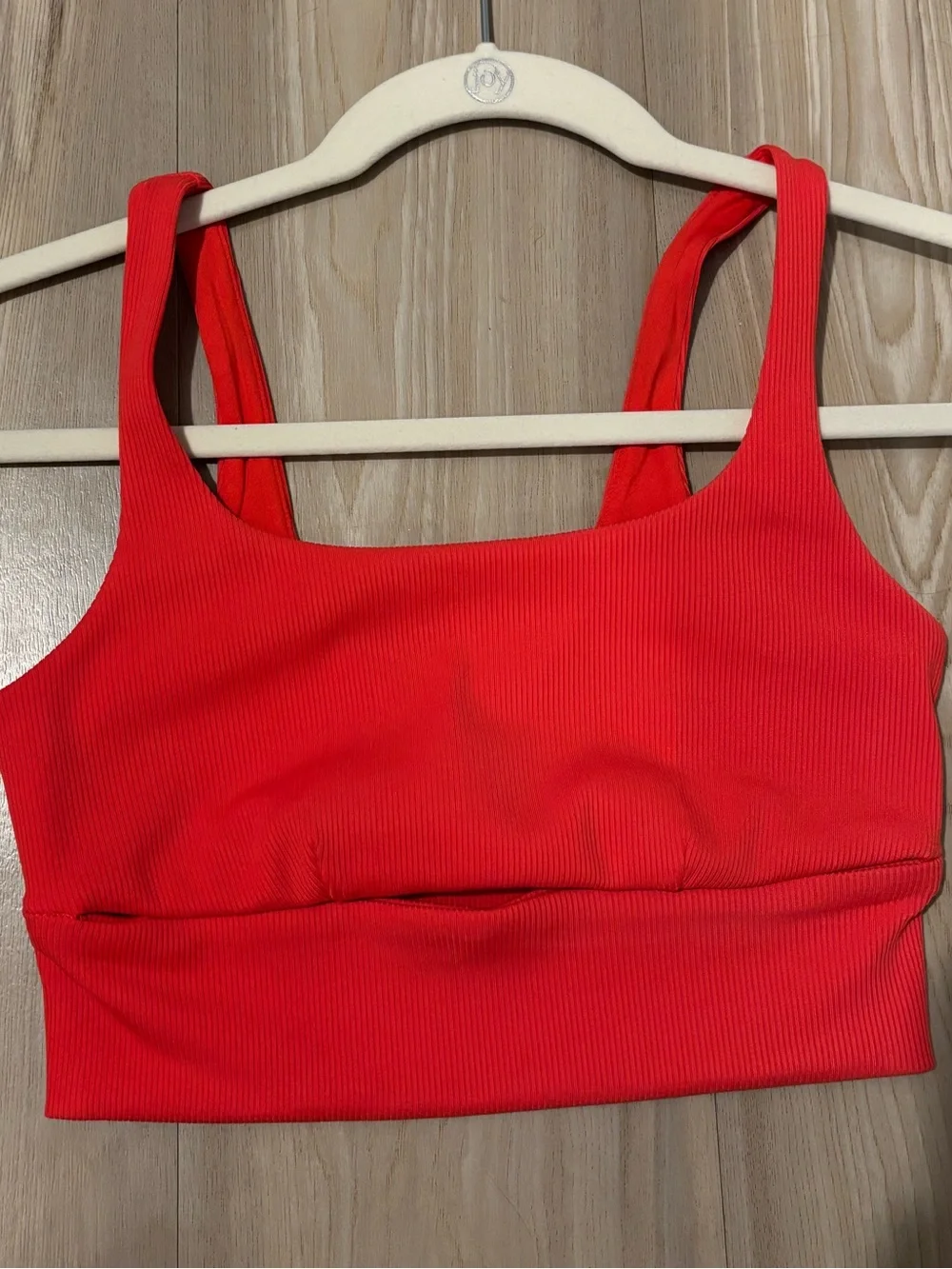ALO Yoga Coral Ribbed Peekaboo Crop Tank - Picture 4 of 6